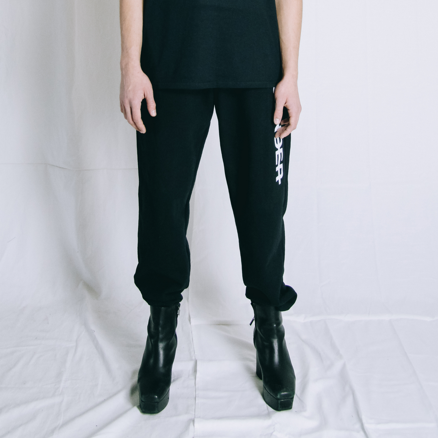No gender sweat pants black